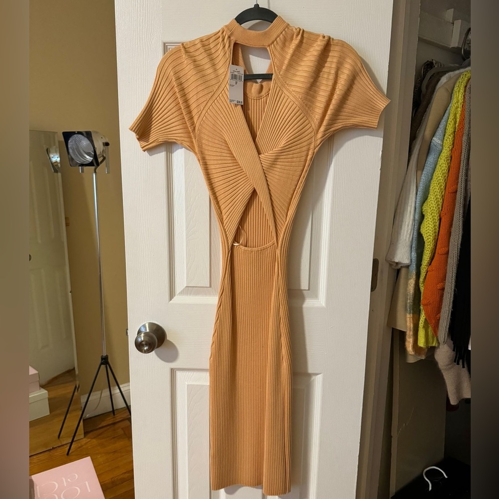 Bodycon peach dress